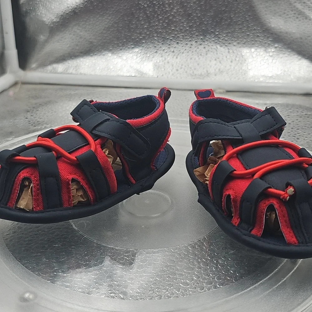 H Black And Red Slip On Like Sandals - Picture 3 of 5